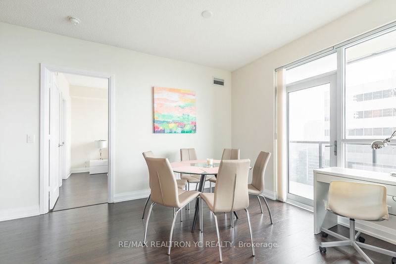 Preview image for 2 Anndale Dr #1510, Toronto