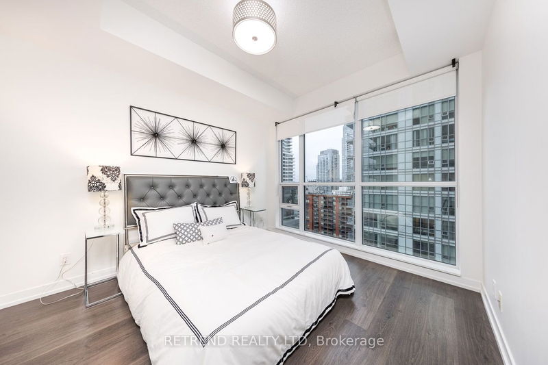 Preview image for 98 Lillian St #1611, Toronto