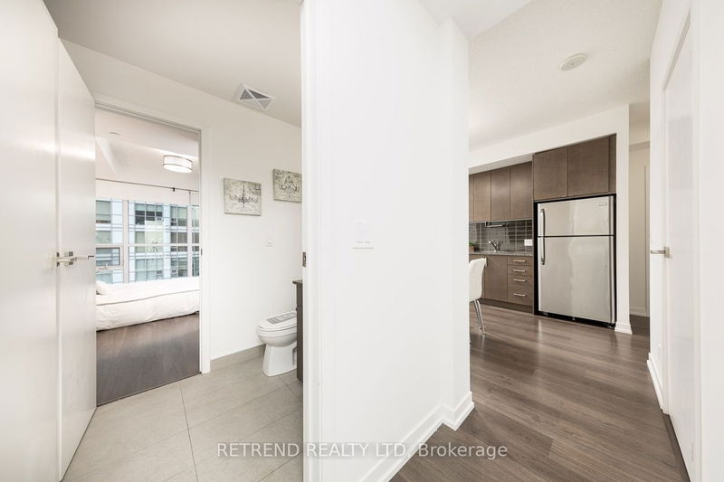 Preview image for 98 Lillian St #1611, Toronto