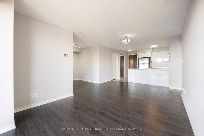 Preview image for 35 Hollywood Ave #822, Toronto