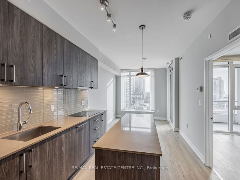 Preview image for 27 Bathurst St #901-W, Toronto