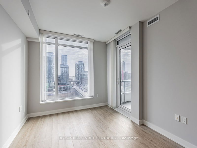 Preview image for 27 Bathurst St #901-W, Toronto