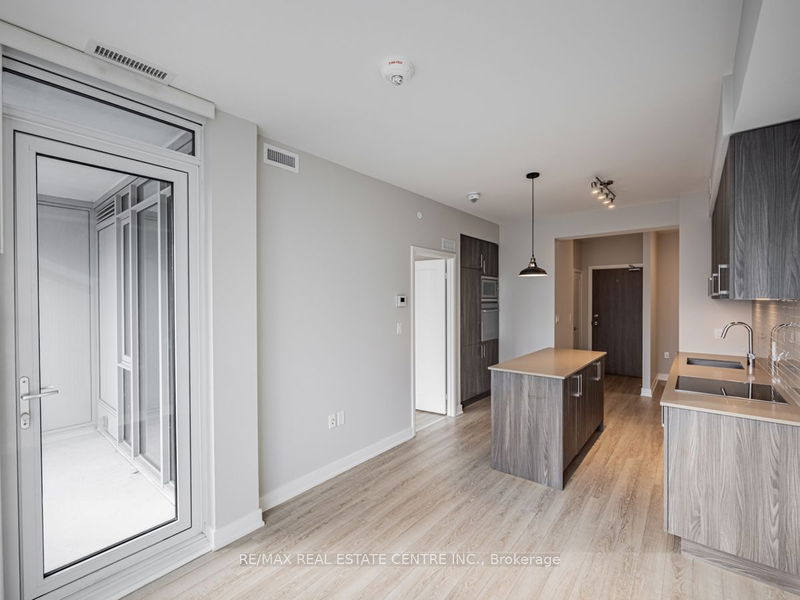 Preview image for 27 Bathurst St #901-W, Toronto