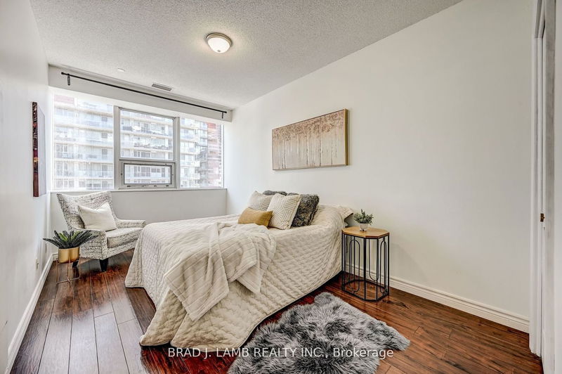 Preview image for 393 King St W #904, Toronto