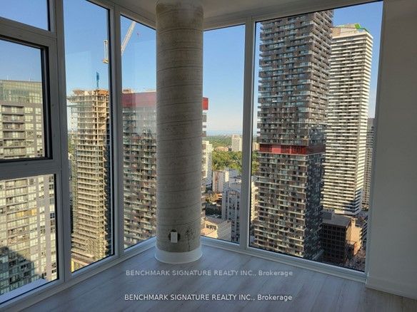 Preview image for 33 Helendale Ave #2903, Toronto