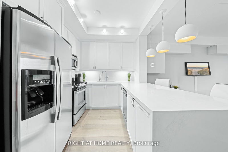 Preview image for 628 Fleet St #803, Toronto