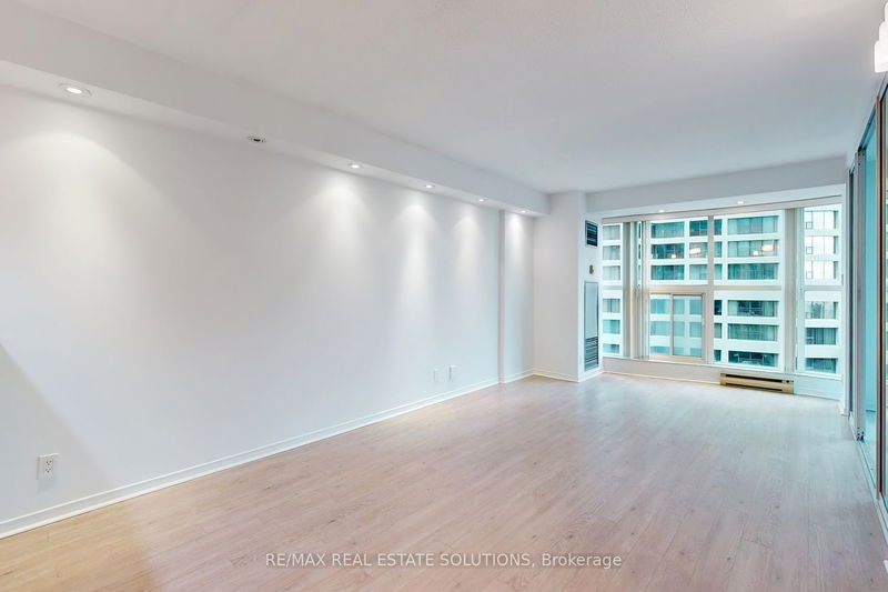 Preview image for 77 Harbour Sq #1004, Toronto