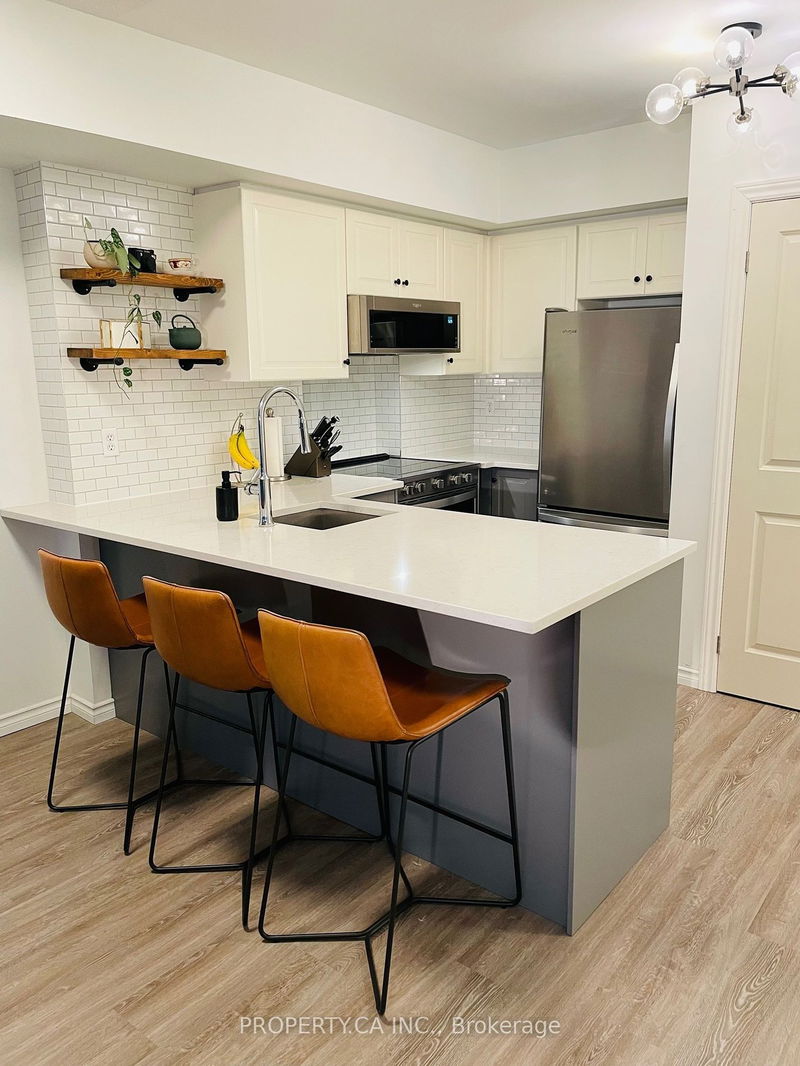 Preview image for 140 Bathurst St #Ph02, Toronto