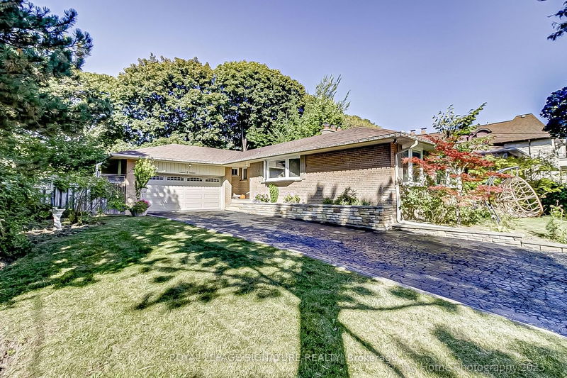 Preview image for 8 Wycliffe Cres, Toronto