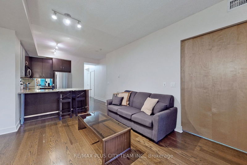 Preview image for 438 King St W #917, Toronto