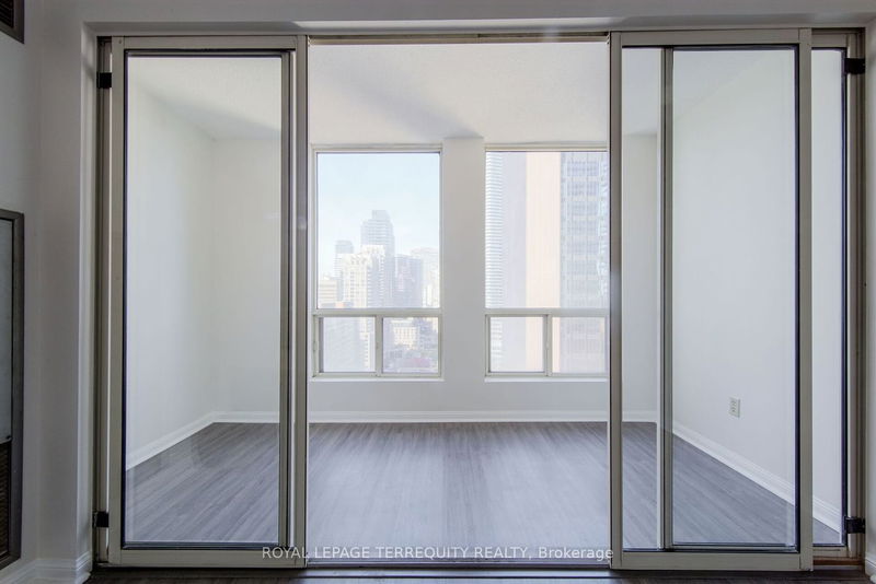 Preview image for 25 Grenville St #2101, Toronto