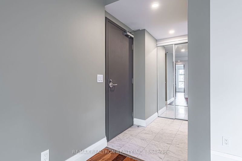 Preview image for 50 Lombard St #1905, Toronto