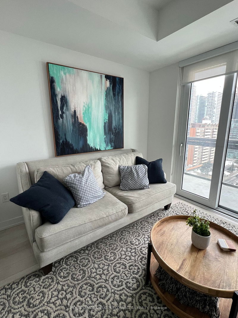 Preview image for 39 Roehampton Ave W #1101, Toronto