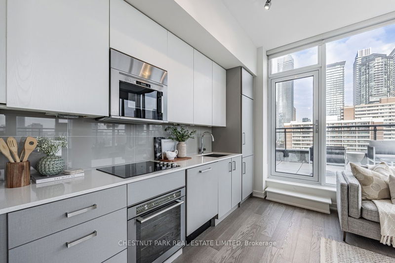 Preview image for 17 Dundonald St #1703, Toronto