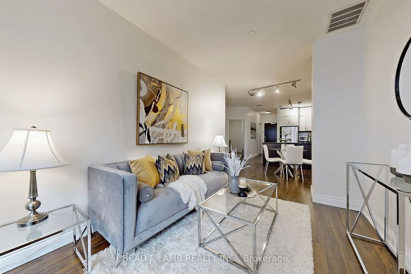 Preview image for 393 King St W #904, Toronto