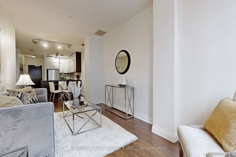 Preview image for 393 King St W #904, Toronto