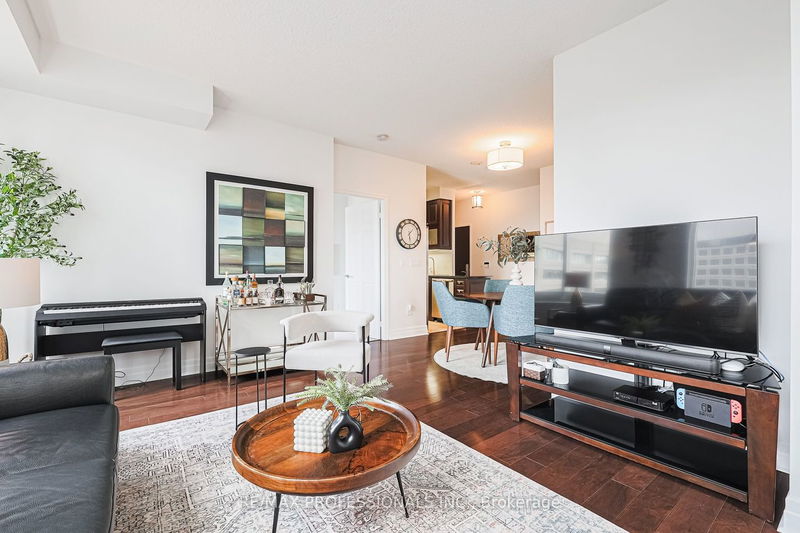 Preview image for 35 Balmuto St #2109, Toronto