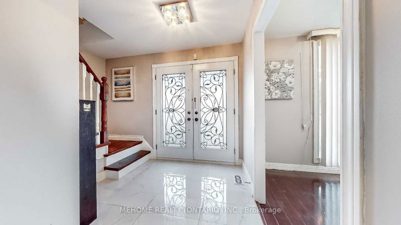 Preview image for 38 Rochelle Cres, Toronto