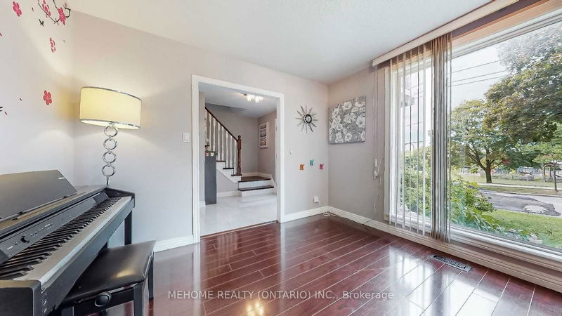 Preview image for 38 Rochelle Cres, Toronto