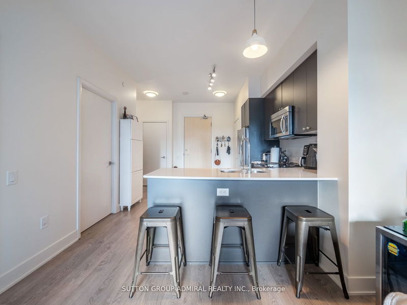 Preview image for 30 Roehampton Ave #621, Toronto