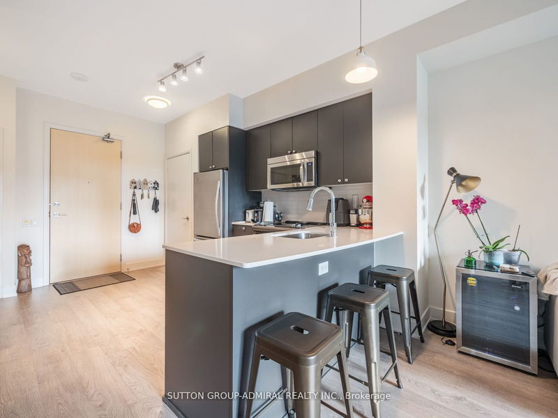 Preview image for 30 Roehampton Ave #621, Toronto