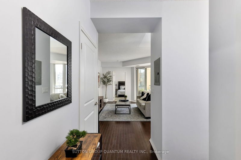 Preview image for 35 Hayden St #1401, Toronto