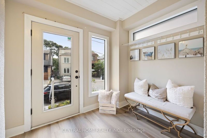 Preview image for 134 Helendale Ave, Toronto