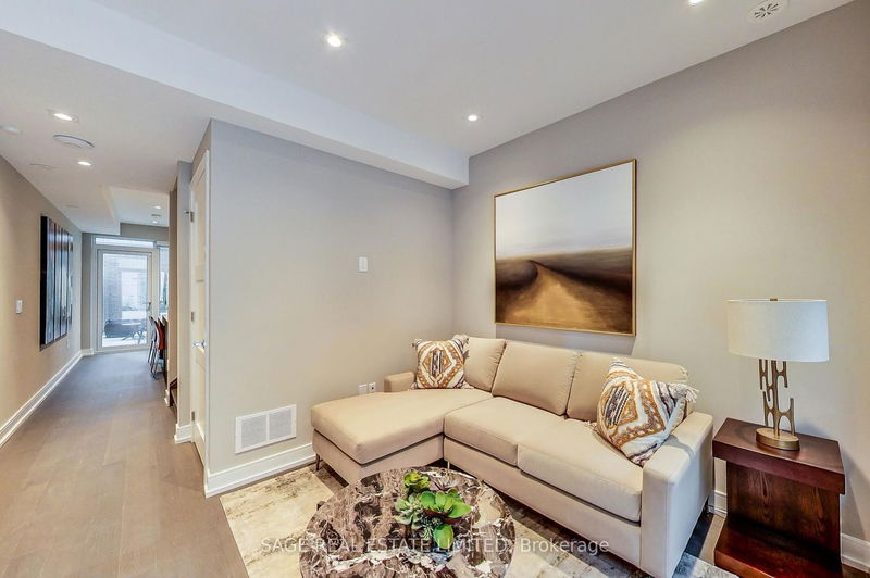 Preview image for 33 Dundonald St #4, Toronto