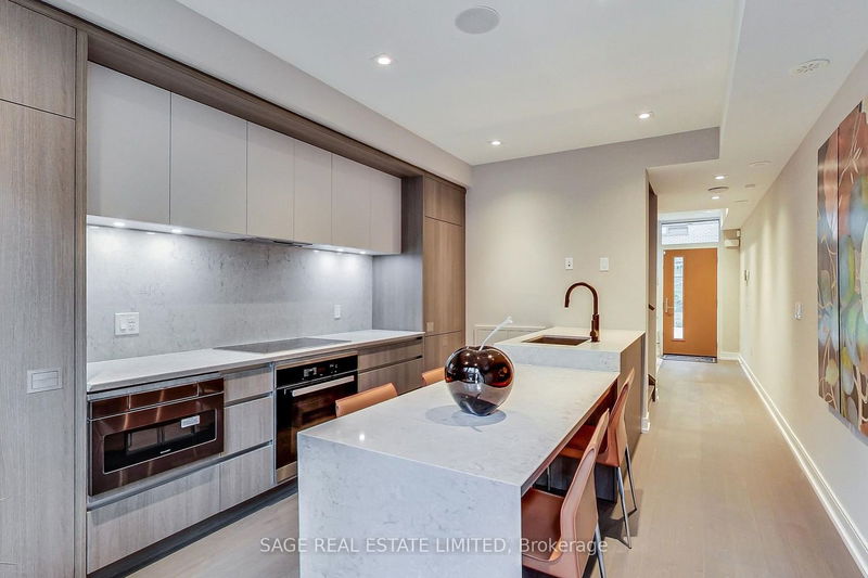 Preview image for 33 Dundonald St #4, Toronto