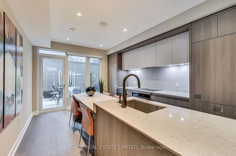 Preview image for 33 Dundonald St #4, Toronto