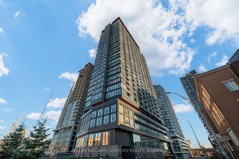 Preview image for 19 Western Battery Rd #Ph21, Toronto