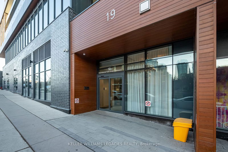 Preview image for 19 Western Battery Rd #Ph21, Toronto