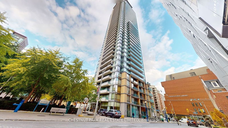 Preview image for 18 Yorkville Ave W #1606, Toronto