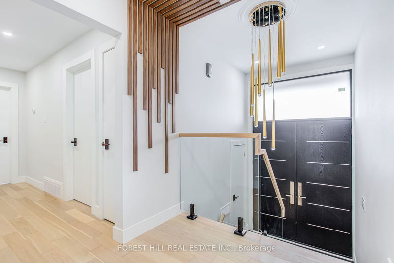 Preview image for 15 Cobden St, Toronto