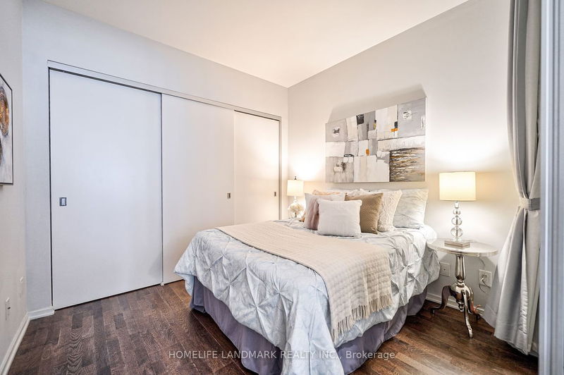 Preview image for 1 Bloor St E #4208, Toronto