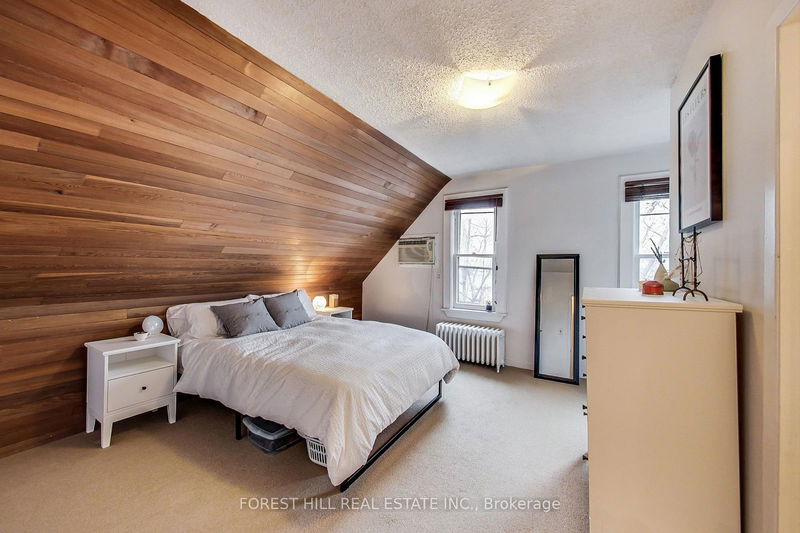 Preview image for 72 Walmer Rd, Toronto