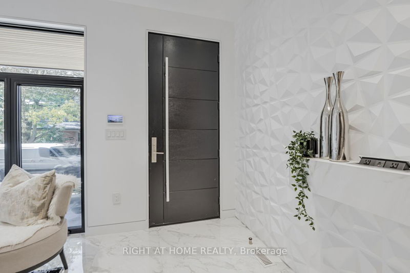Preview image for 675 Huron St, Toronto