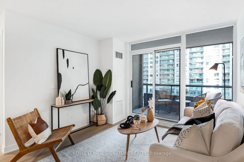 Preview image for 51 Lower Simcoe St #527, Toronto