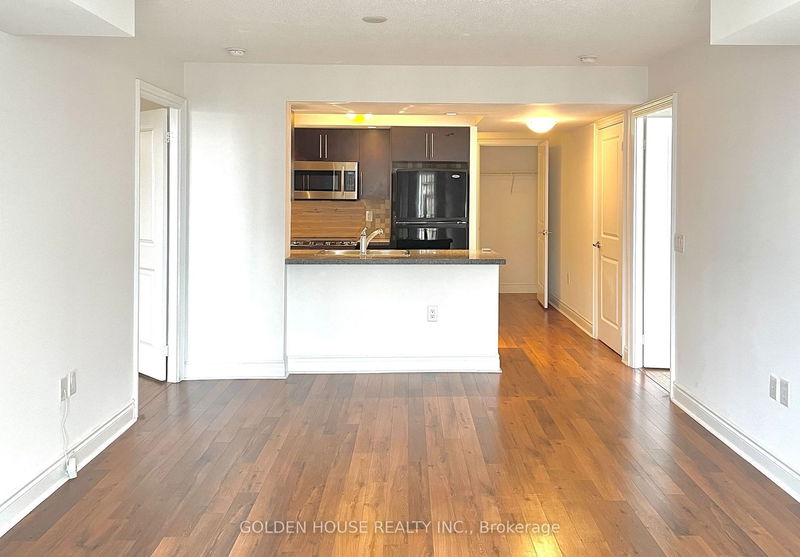 Preview image for 500 Doris Ave #1722, Toronto