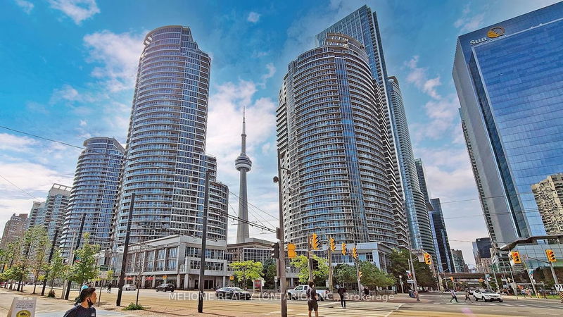 Preview image for 8 York St #612, Toronto