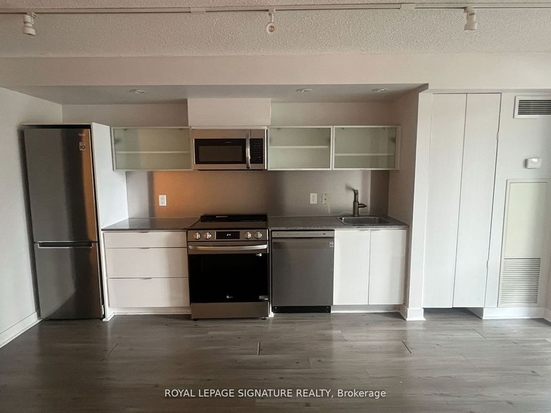 Preview image for 4K Spadina Ave #317, Toronto