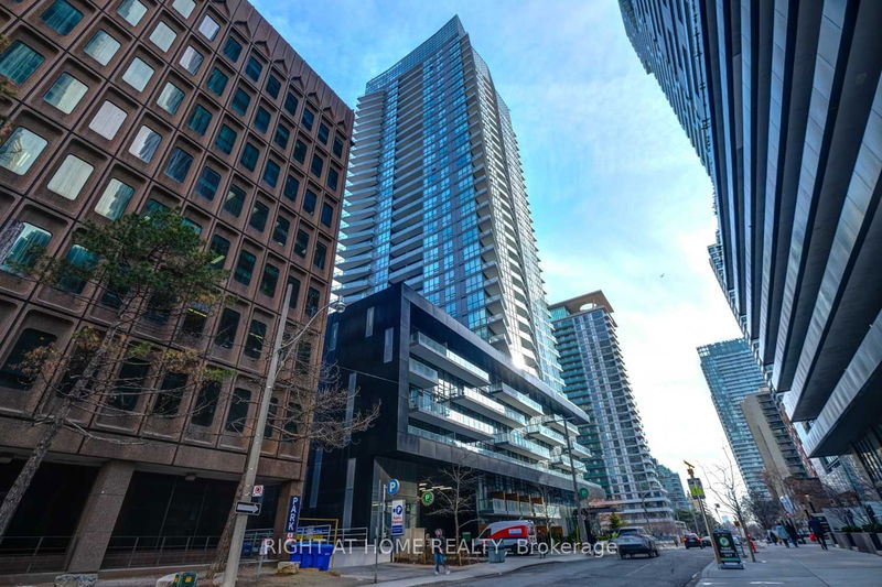 Preview image for 30 Roehampton Ave N #2606, Toronto