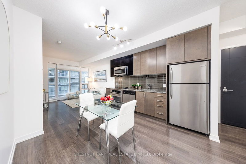 Preview image for 98 Lillian St #1611, Toronto
