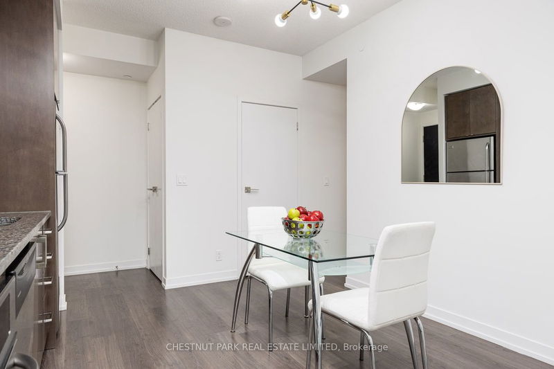 Preview image for 98 Lillian St #1611, Toronto
