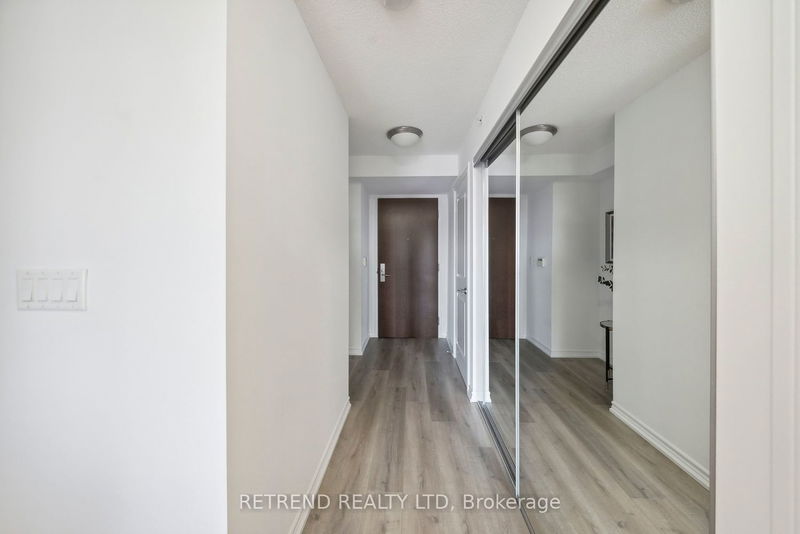 Preview image for 386 Yonge St #1004, Toronto