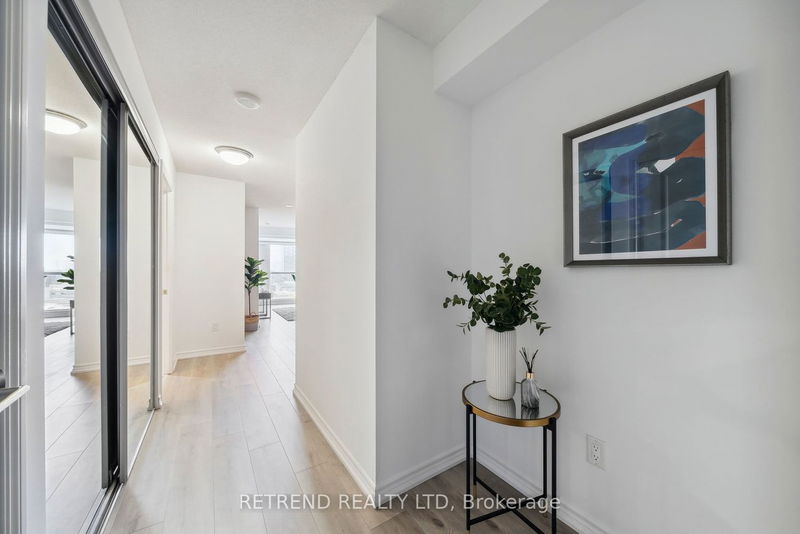 Preview image for 386 Yonge St #1004, Toronto