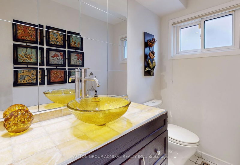 Preview image for 19 Carmel Crt, Toronto