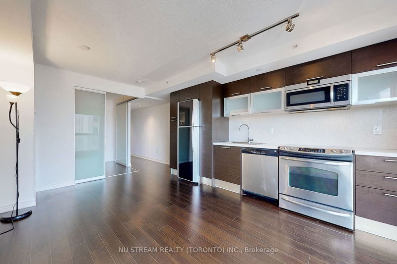 Preview image for 386 Yonge St #1406, Toronto