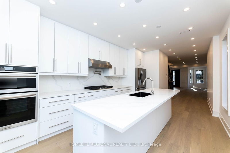 Preview image for 734 Richmond St W, Toronto