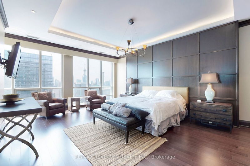 Preview image for 761 Bay St #4001, Toronto